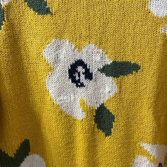 L&G Floral Crew Sweater - Picture 2 of 6